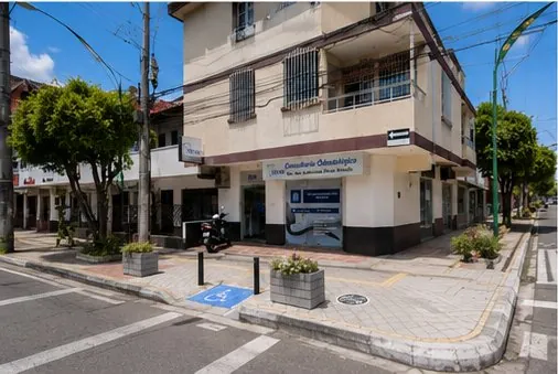 Vista de la esquina del edificio de SOI RX sobre la Calle 49, Barrancabermeja