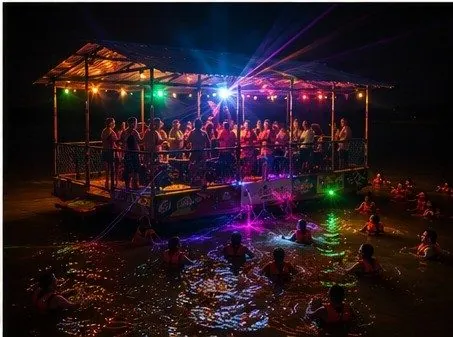 El Planchón iluminado de noche