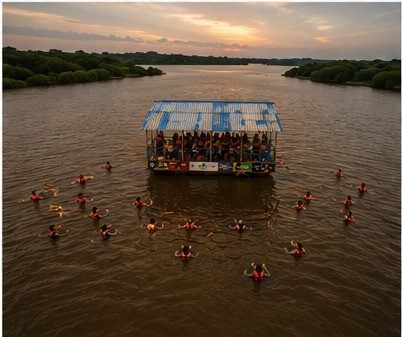 Celebración con luces de bengala en el Planchón